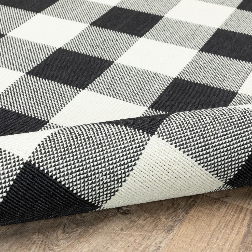 Martinique Gingham Check Black/ Ivory Indoor/Outdoor Area Rug, 5'3"x7'6"