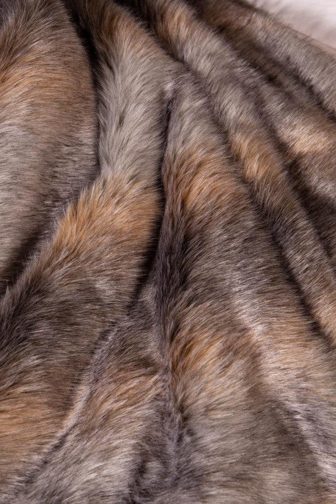 LUZIO Crystal Fox Vegan Faux Fur Rug/Throw 63x98.4
