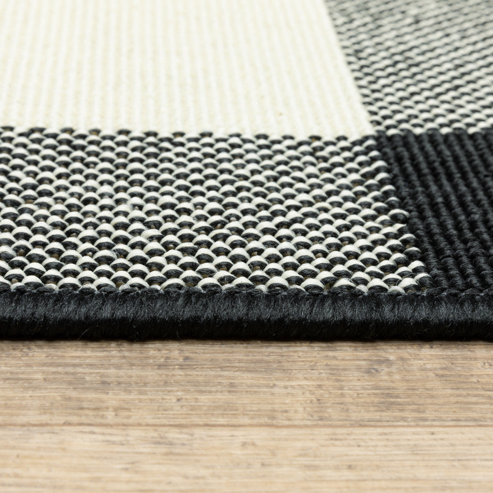 Oriental Weavers Marina Black/ Ivory Geometric Indoor/Outdoor Rug 7'10"X10'10"