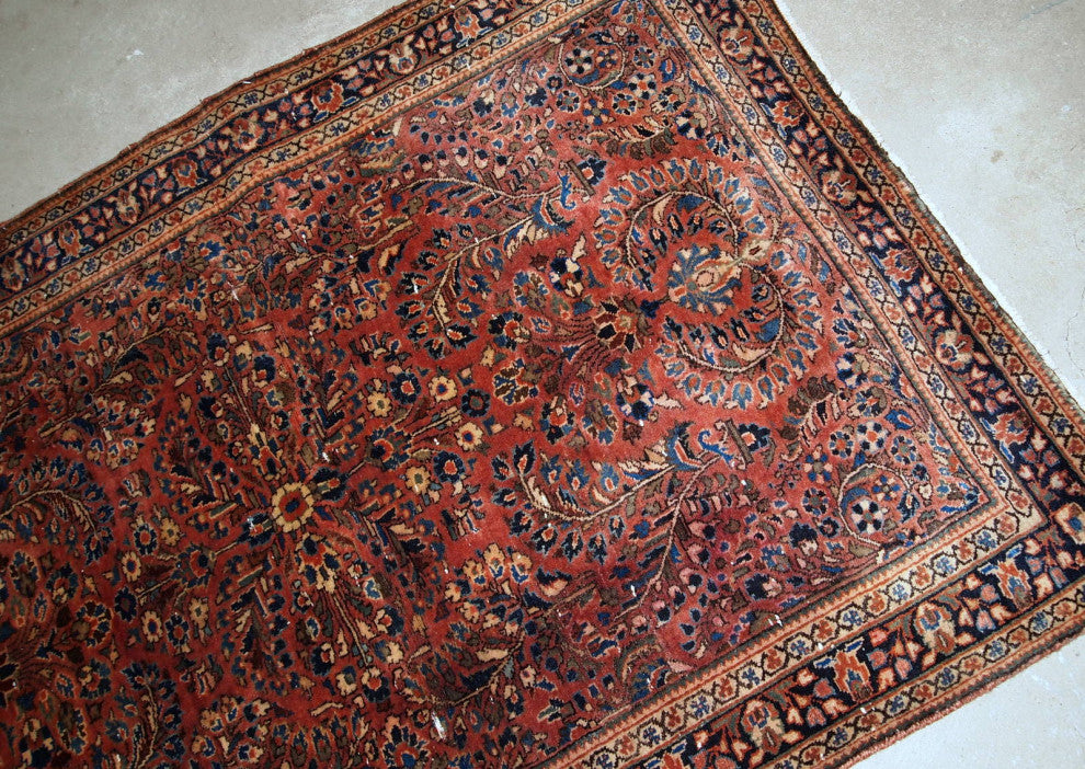 Handmade antique Persian Sarouk rug 3.5' x 5.3' (106cm x 161cm) 1920s