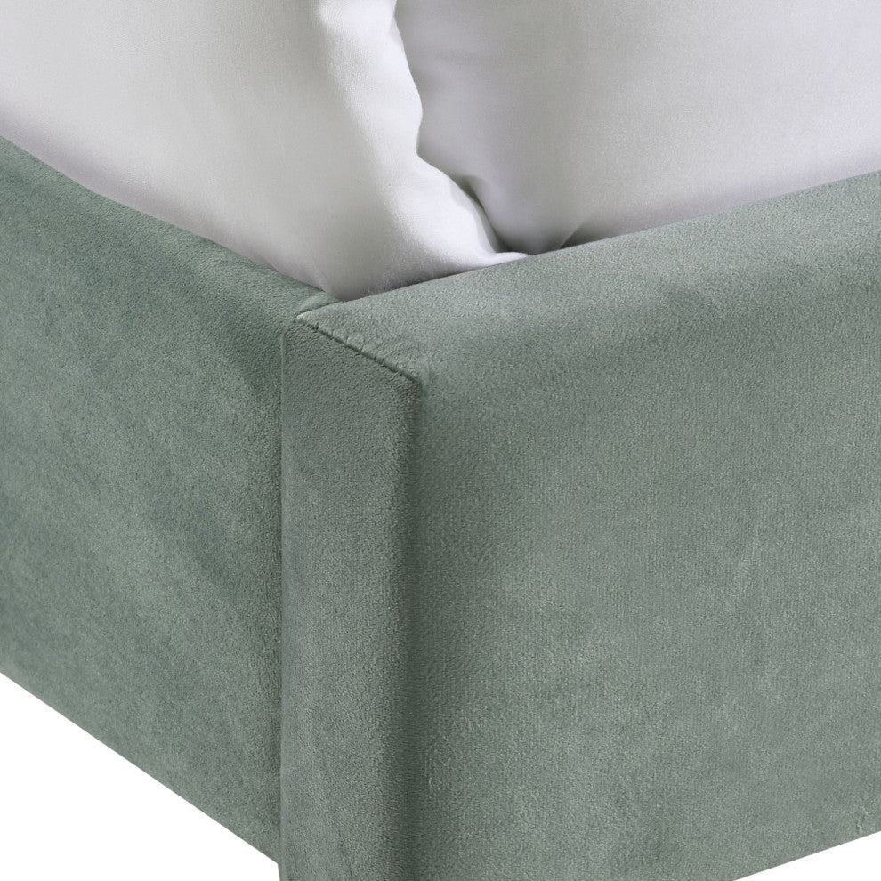 Picket House Furnishings Emery Upholstered Queen Bed With 2 Nightstands in Green
