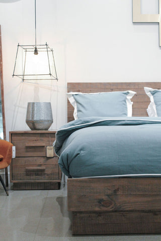 Nevada Bed, Dark Driftwood, Queen