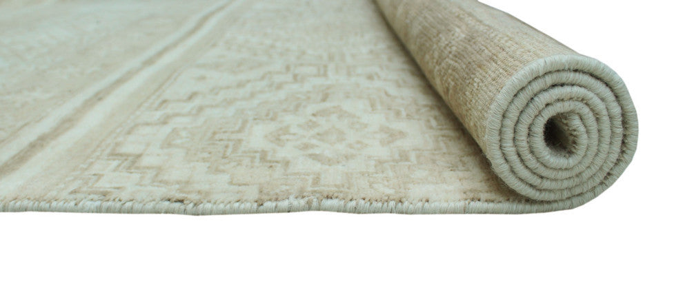Yousafi Fine Chobi Ronnie Ivory Rug, 4'0x5'8