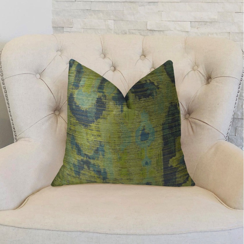 Plutus Bear Canyon Handmade Throw Pillow, (18" x 18")