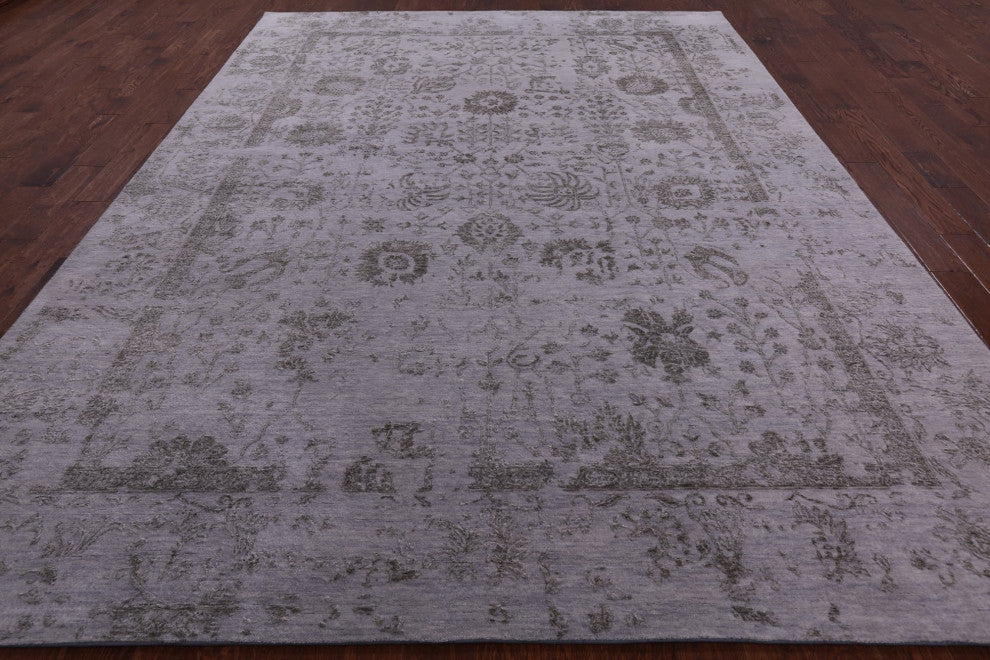 9' 0" X 12' 1" Persian Wool and Silk Hand-Knotted Rug Q6316