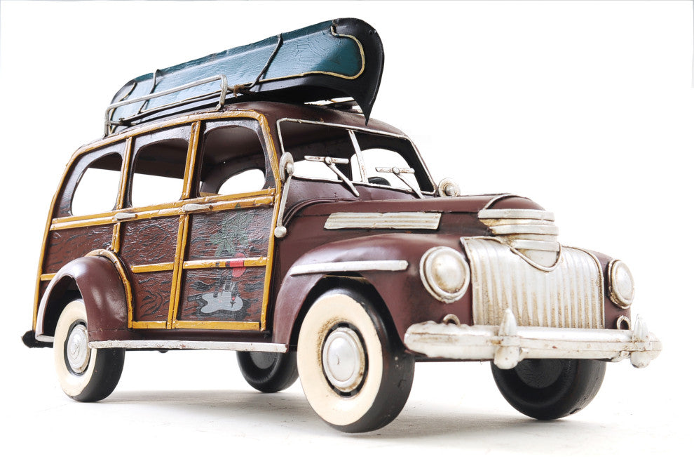 1947 Chevrolet Suburban With Canoe 1:12