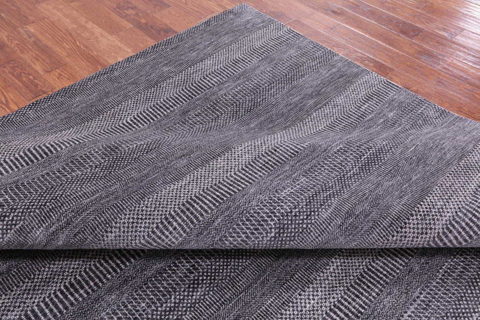9' 0" X 11' 11" Savannah Grass Hand-Knotted Wool and Silk Rug Q11967
