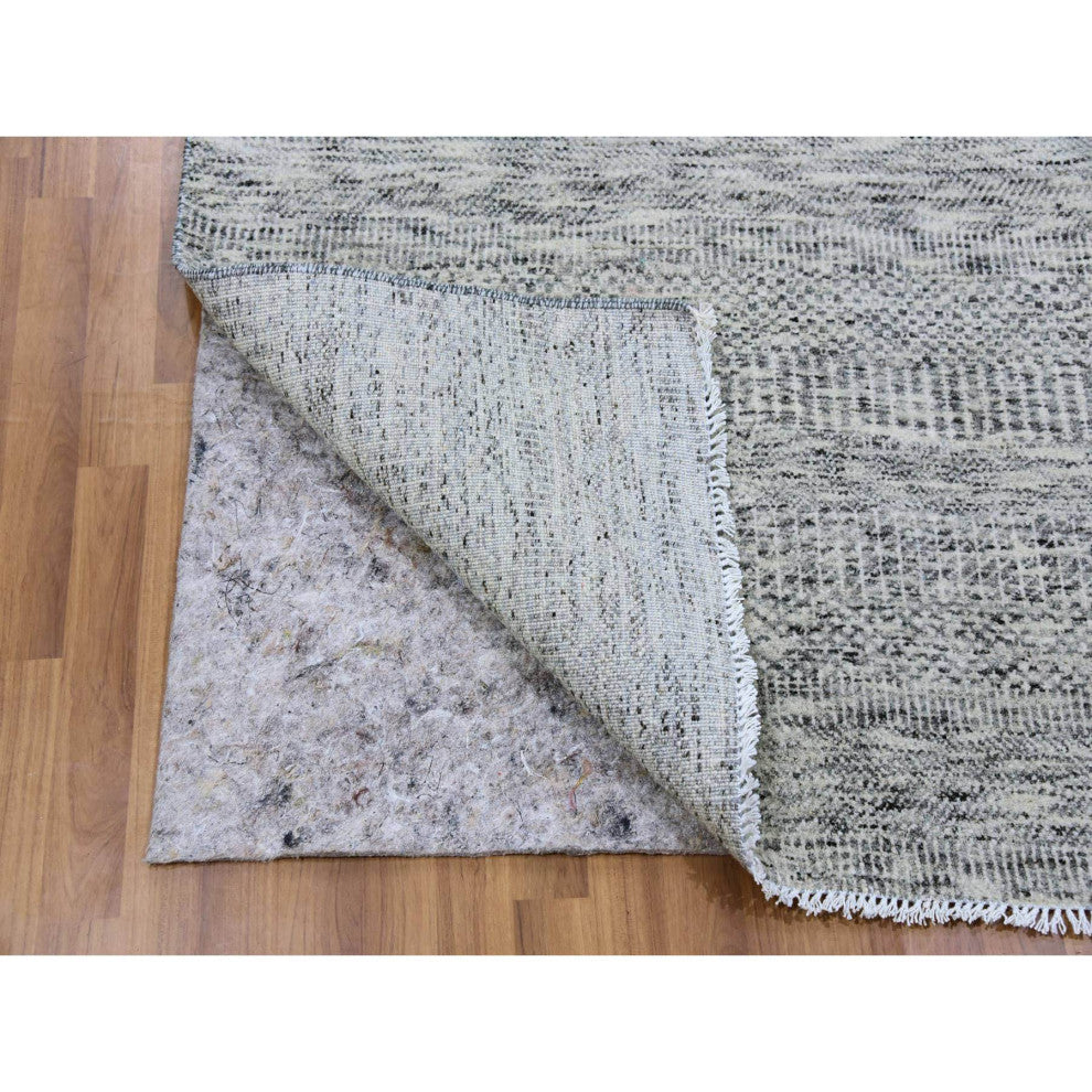 Platinum Gray Modern Grass Design Pure Undyed Wool Hand Knotted Rug, 4'x6'4"