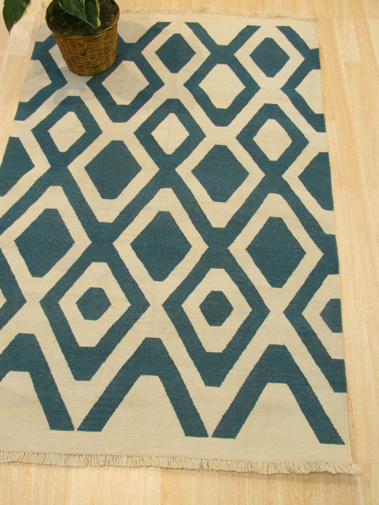Ivory Transitional Geometric Indoor/Outdoor Kilim Area Rug