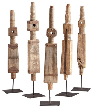 Rustic Todem Sculpture, Medium