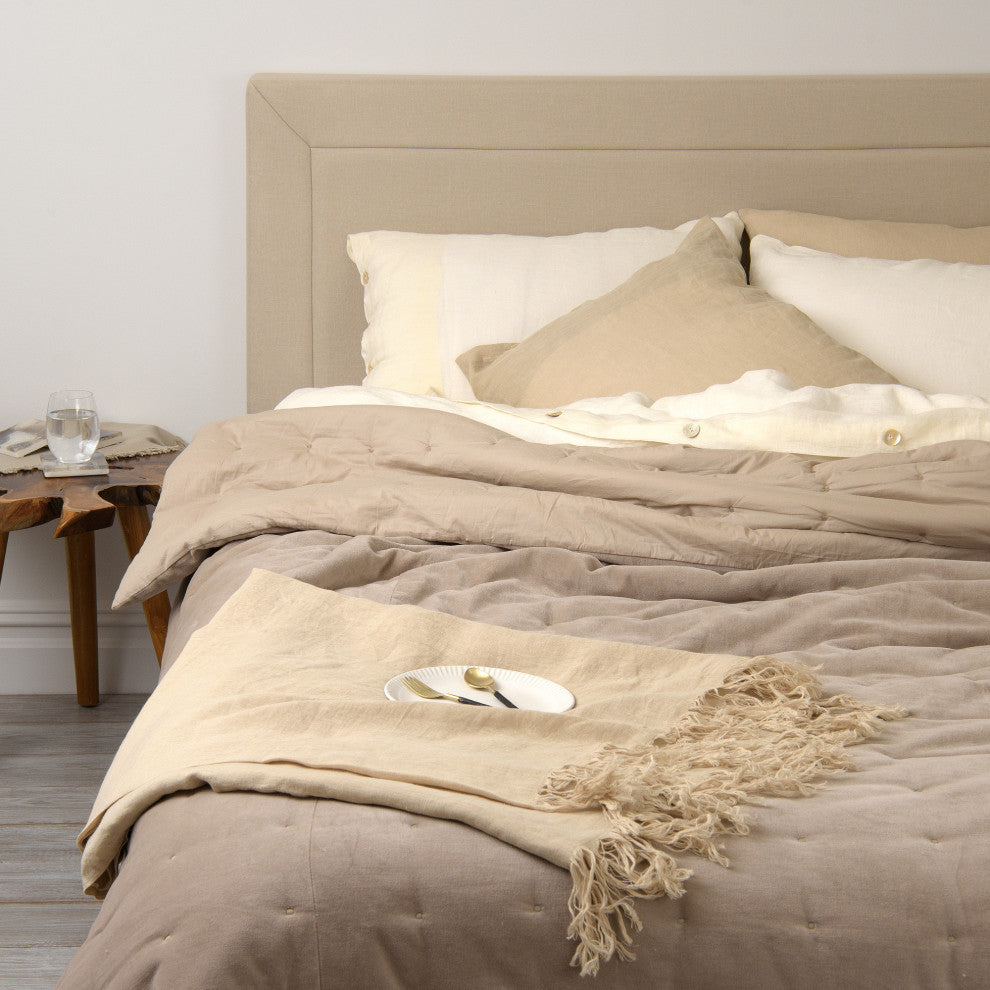 Velvet and Cotton Tufted Quilt, Natural, Queen