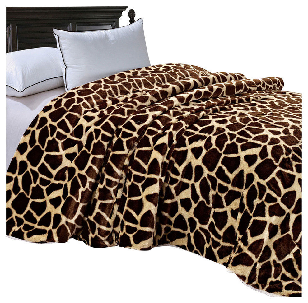 Giraffe Faux Fur and Sherpa Blanket, Queen
