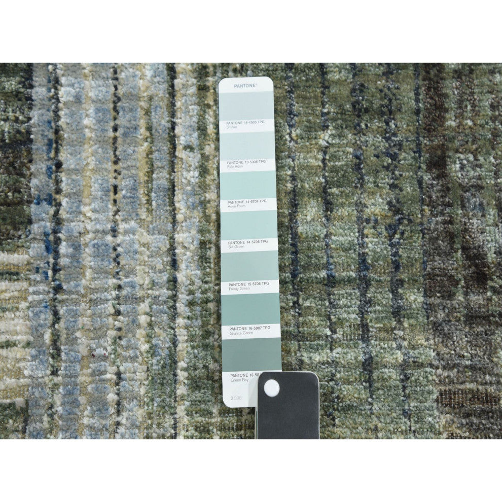 THE INTERTWINED PASSAGE Hand Knotted Silk Textured Wool Oriental Rug, 6'0"x9'0"