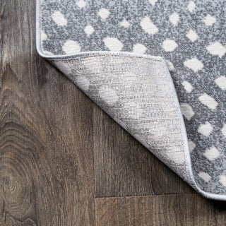Antelope Modern Animal Light Gray/Cream 8'x10' Area Rug