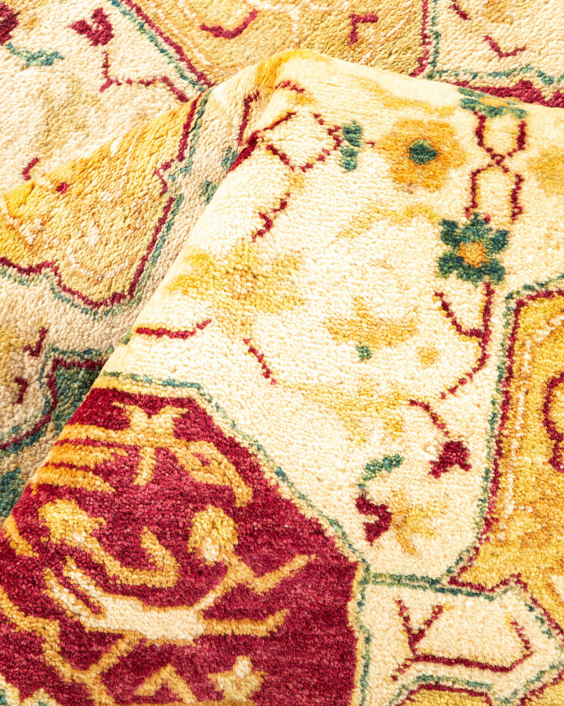 Avery, One-of-a-Kind Hand-Knotted Area Rug Ivory, 6'1"x9'4"