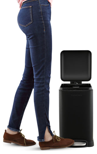 Betty Retro Mini 3.2-Gallon Step-Open Trash Can, Black