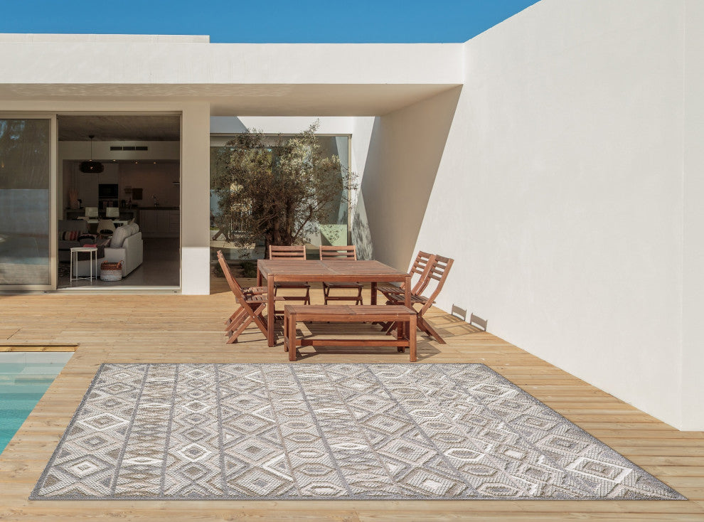 Calla Aztec Indoor/Outdoor Rug, Grey, 7'10 X 9'10