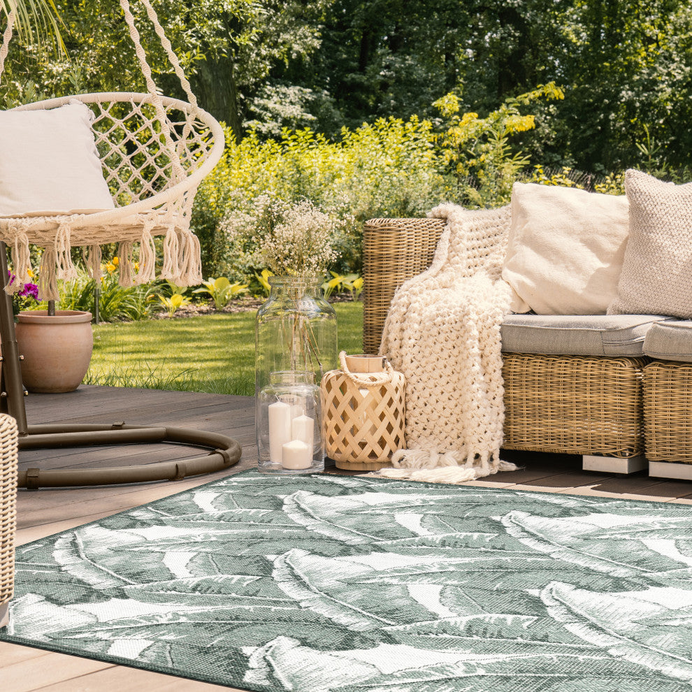 Malibu Fronds Indoor/Outdoor Rug, Green, 2'7"x3'11"