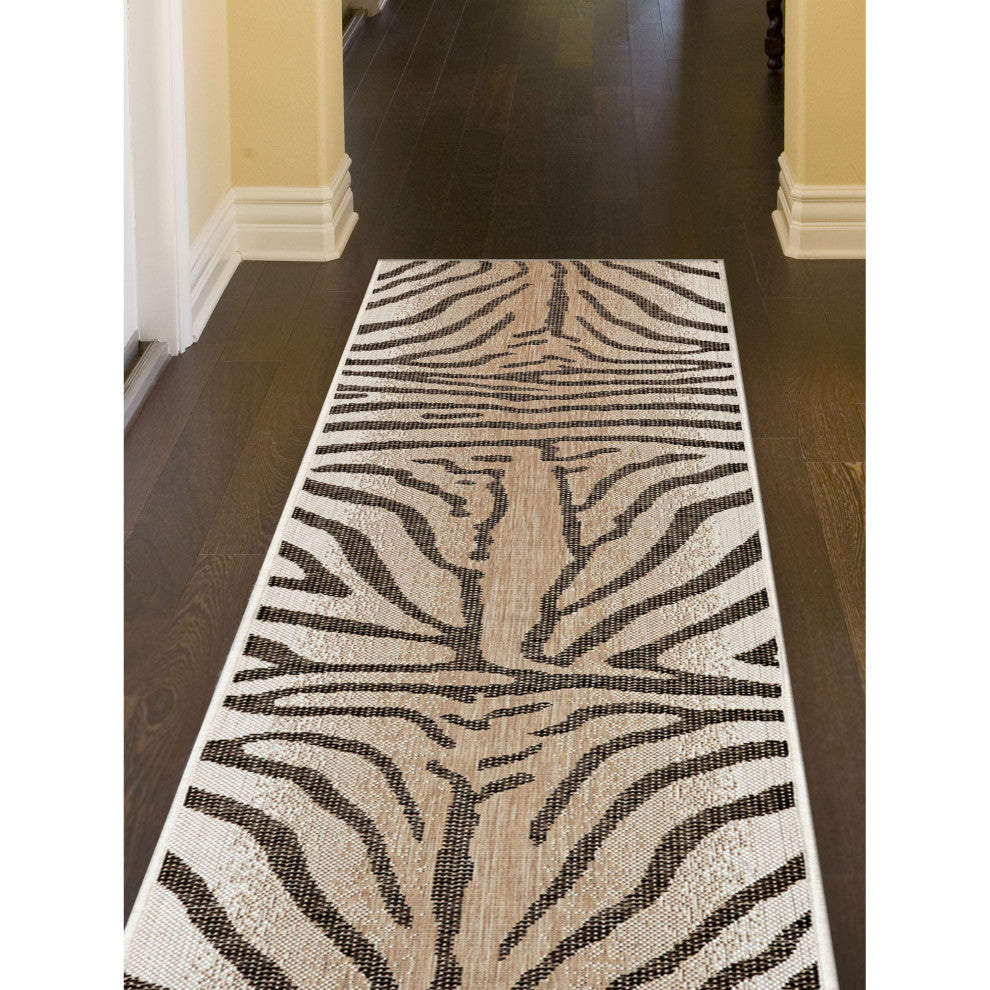 Carmel Zebra Indoor/Outdoor Rug Sand, 1'11"x4'11" Runner
