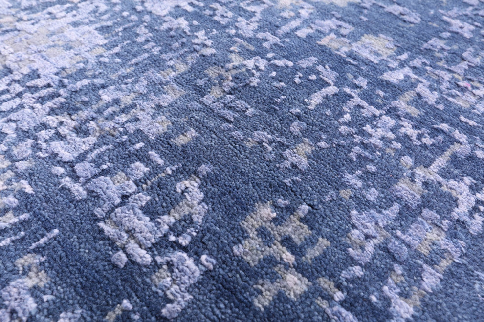 8' 0" X 10' 3" Wool and Silk Modern Hand Knotted Rug Q8650