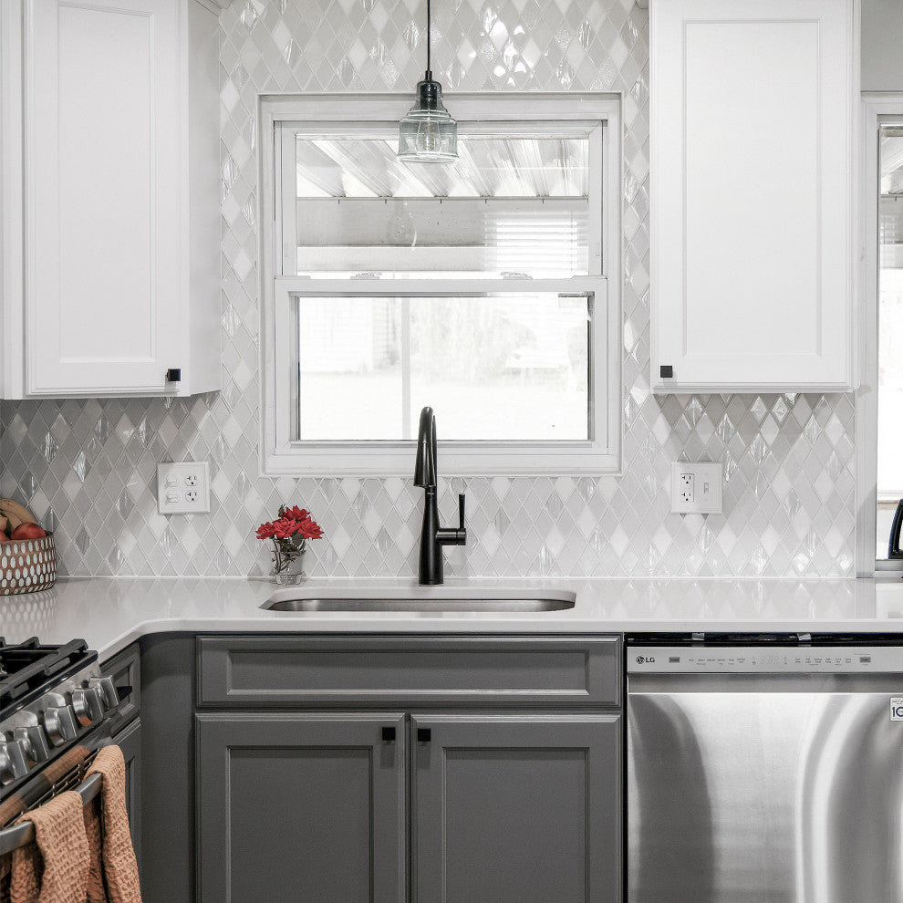 Elegant Glass and Marble Rhomboid Design Mosaic Backsplash Tile, Sample