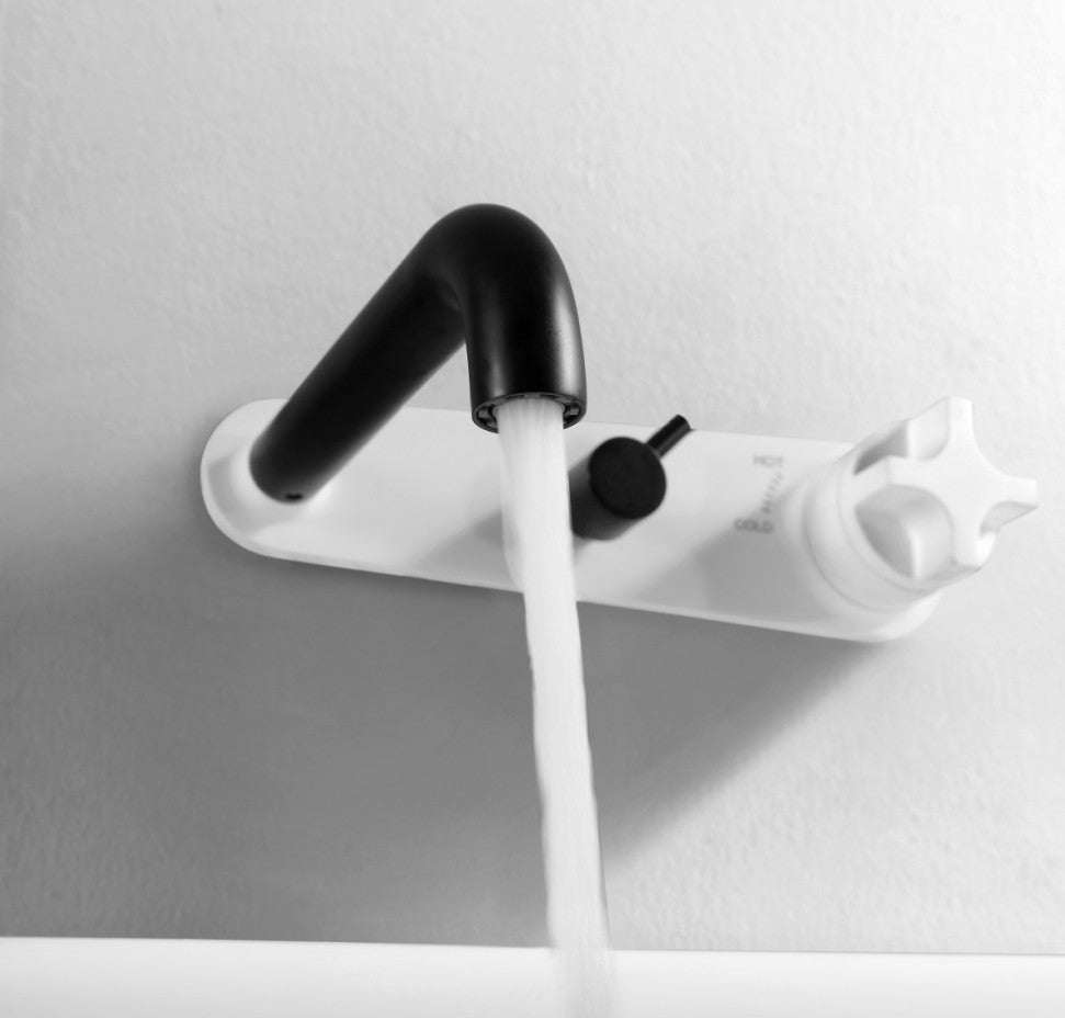 Newly Design Wall Mounted Tub Spout with Handheld Shower