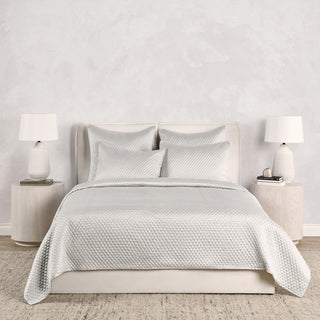 Winthrop 100% Sateen Silver Quilt by Kosas Home, Silver Gray, King