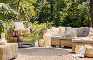 5' Round Chickens-go-round Easter Chenille Indoor/Outdoor Rug