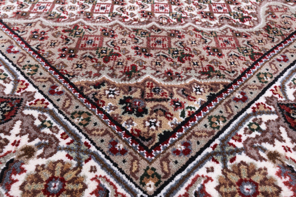 4' 0" X 6' 0" Persian Tabriz Wool and Silk Hand Knotted Rug Q8939