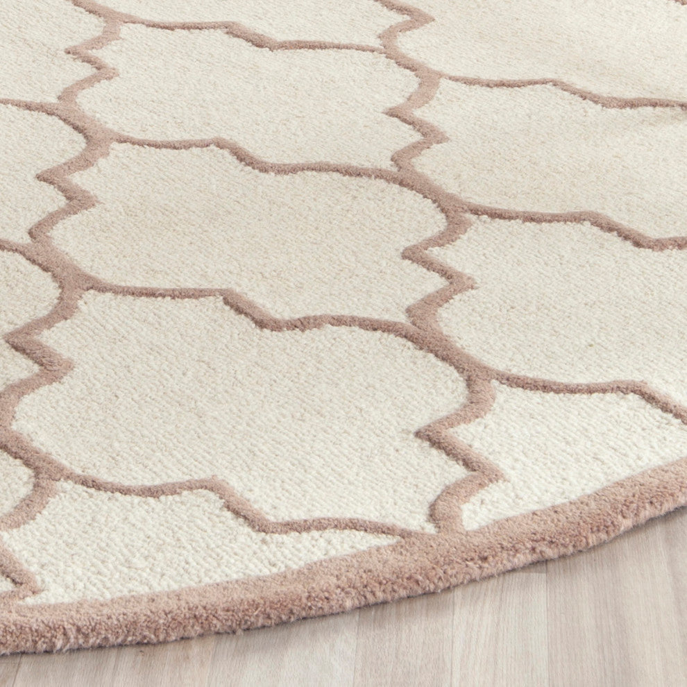 Safavieh Cambridge CAM134P 6' Round Ivory Rug