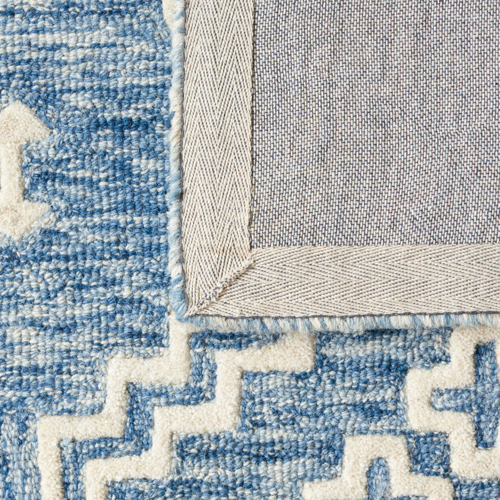 Safavieh Couture Abstract Collection, ABT852 Rug, Blue/Ivory, 5'x8'