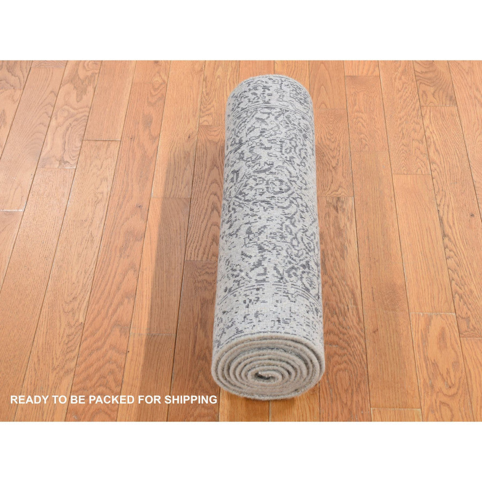 Thunder Gray Fine Jacquard Hand Loomed Wool and Silk Runner Rug, 2'5"x8'2"