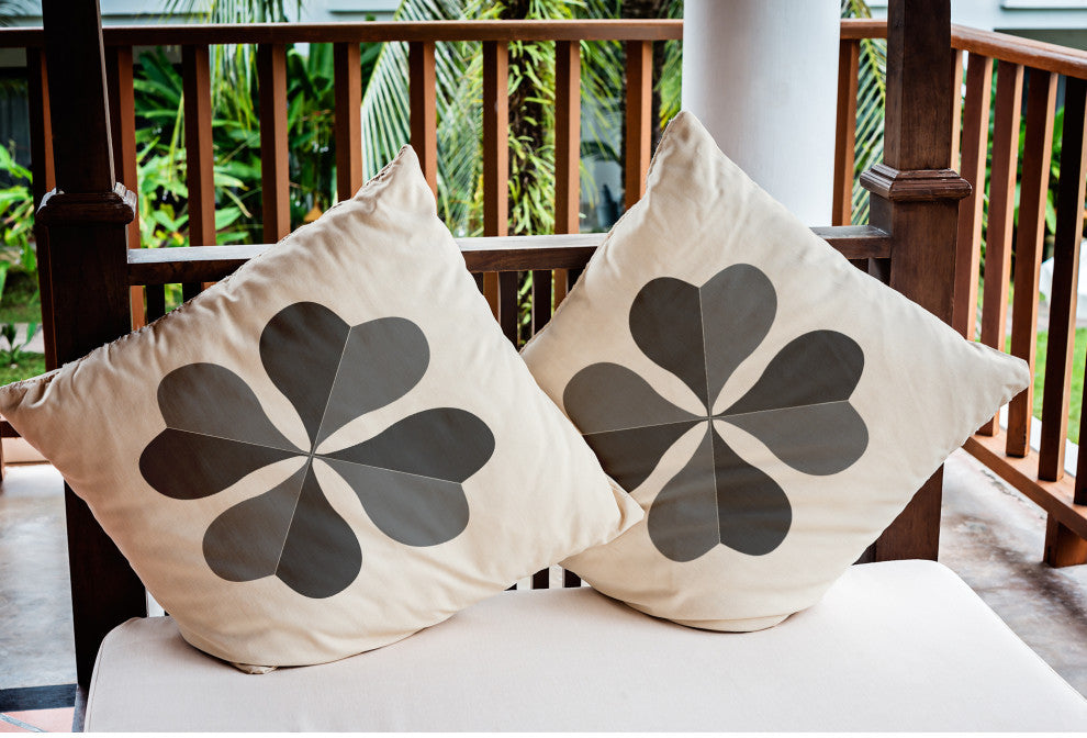 Lucky Clover St. Patrick's Day Indoor/Outdoor Throw Pillow, Pepper, 16x16"