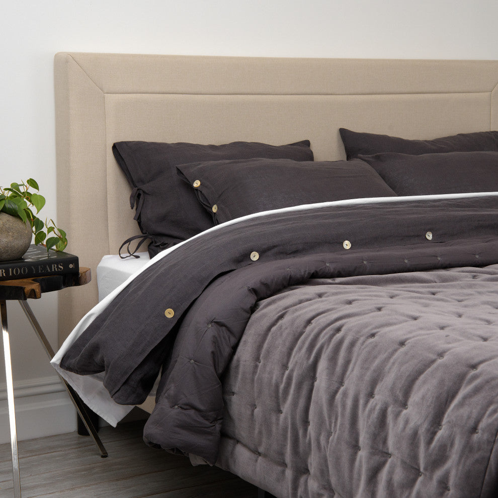 Velvet and Cotton Tufted Quilt, Grey, Queen