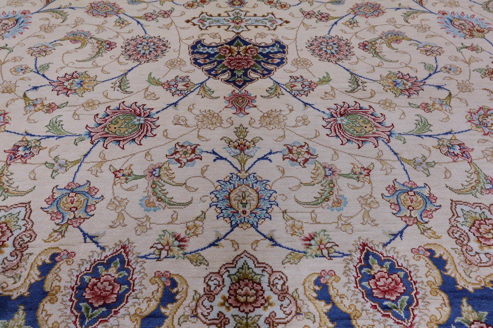 100% Silk High End Persian Hand Knotted Rug 6' 0" X 9' 0''- Q4811