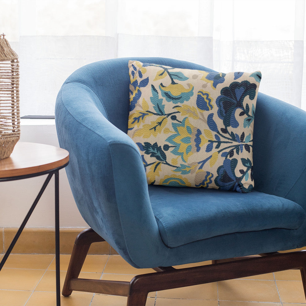 Plutus Blue Mountain Flower Floral Luxury Throw Pillow, 24"x24"