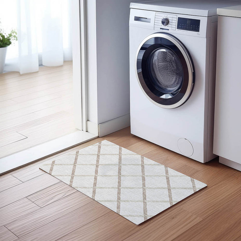 Indoor/Outdoor York YO1 Ivory Machine Washable 1'8" x 2'6" Rug