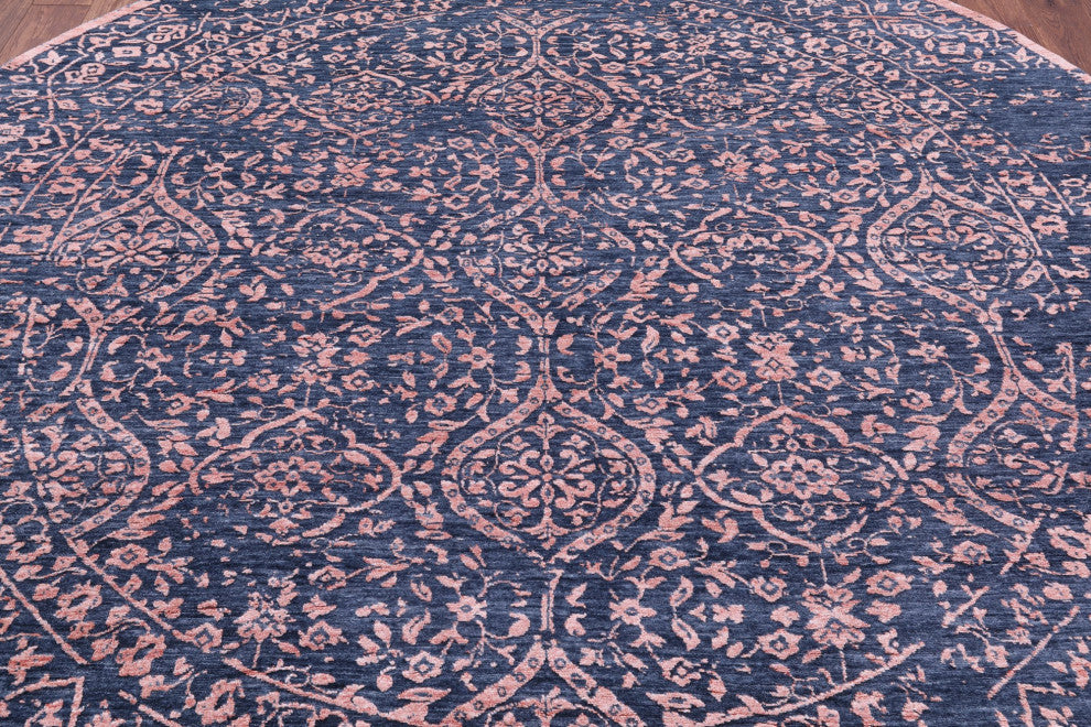 8' Round Wool and Silk Persian Hand-Knotted Rug Q9126