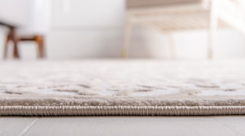 Unique Loom Snow White Johnson Rushmore 2' 0 x 3' 0 Area Rug