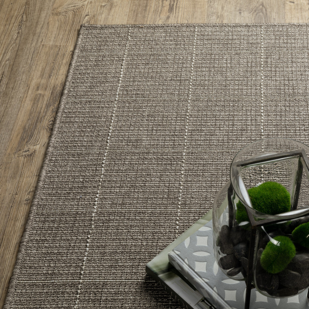 Cannes Gridwork Grey/ Light Grey Indoor-Outdoor Area Rug 9'10" x 12'10"