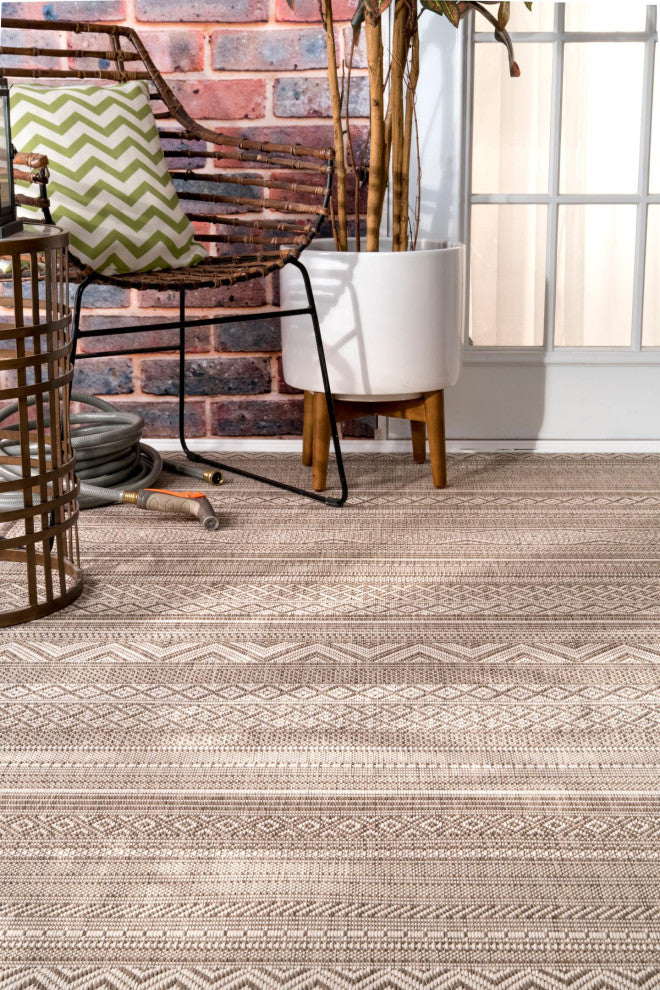 Nuloom Contemporary Southwestern Outdoor Tribal Area Rug, Taupe 5'3"x7'6"