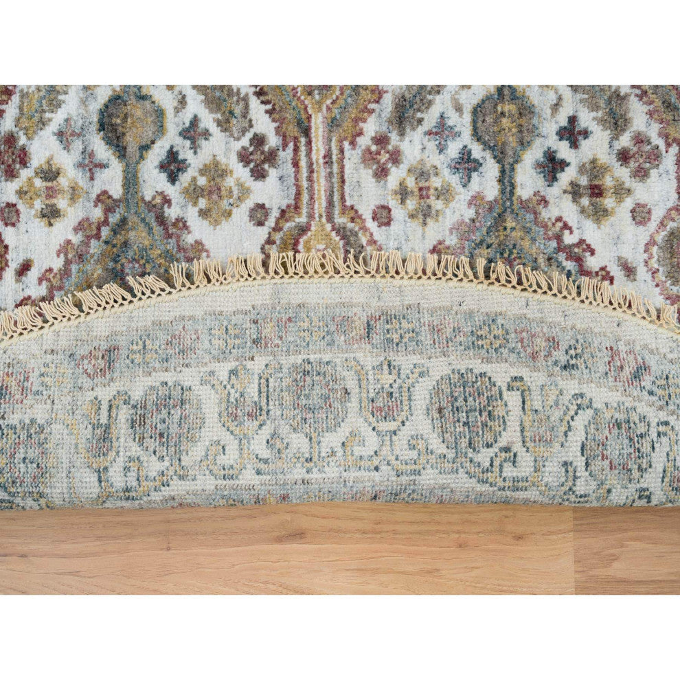 Ivory Shiraz Rosettes Border Wool Hand Knotted Round Oriental Rug, 5'10"x5'10"