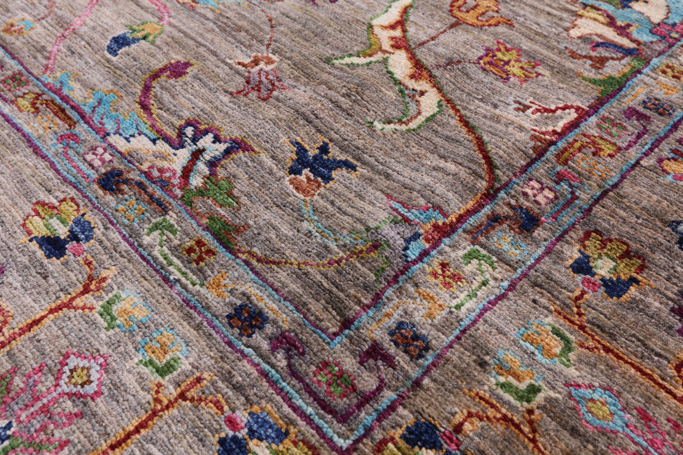 Handmade Persian Tabriz Rug 5' 8" X 7' 8" Q9867