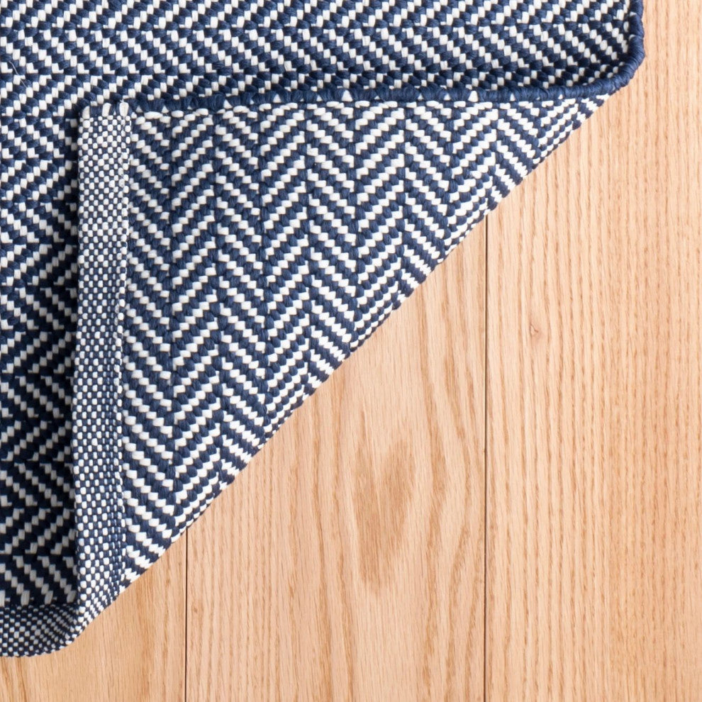 Dash & Albert Herringbone Navy/Ivory Handwoven Indoor/Outdoor Rug, Blue, 5' x 8'