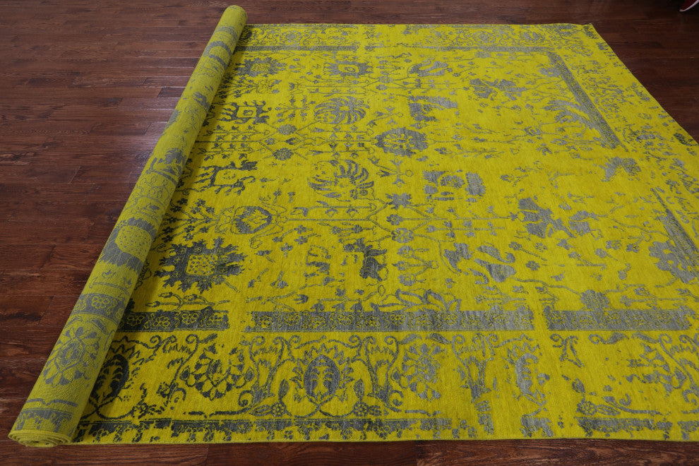 9' 9" X 14' 3" Handmade Persian Wool and Silk Rug Q11766