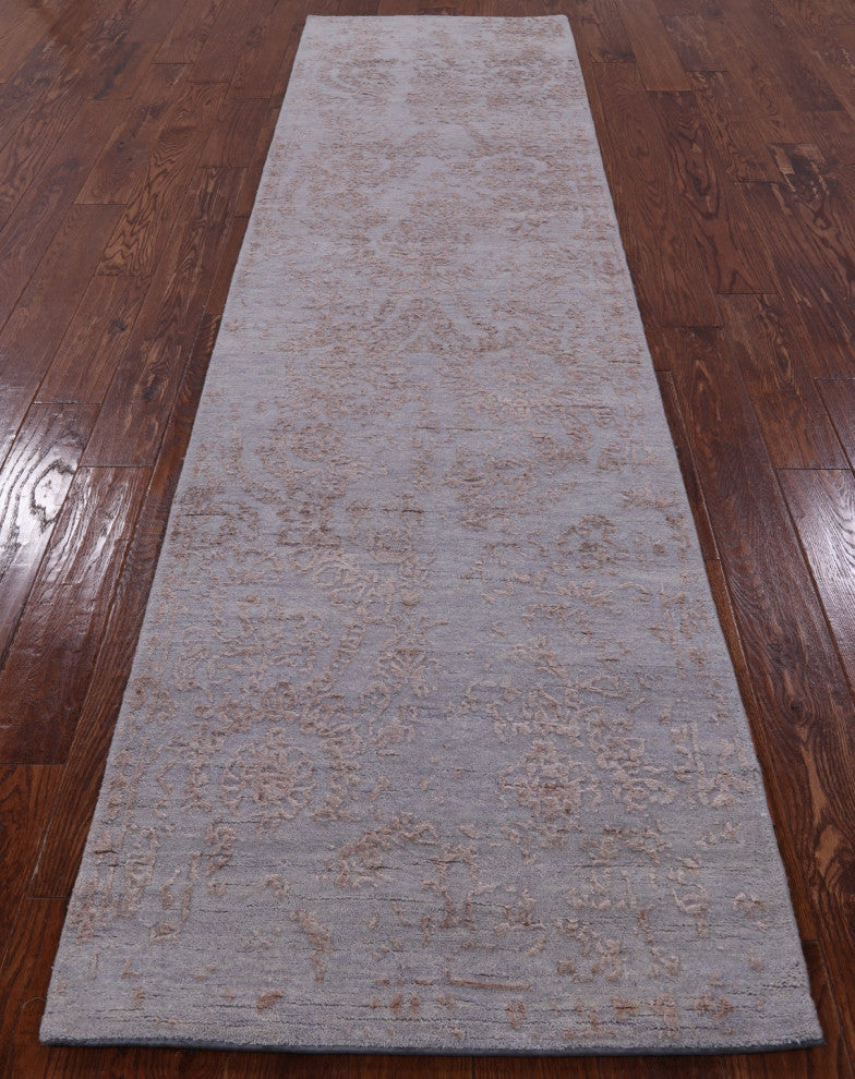 Runner Wool and Silk Persian Hand-Knotted Rug 2' 8" X 9' 11" Q6309