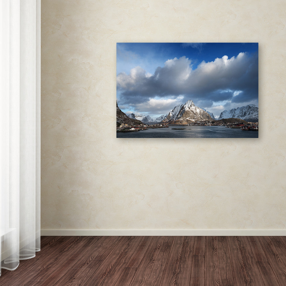 Philippe Sainte-Laudy ''Happy Hour in Norway'' Canvas Art, 12x19