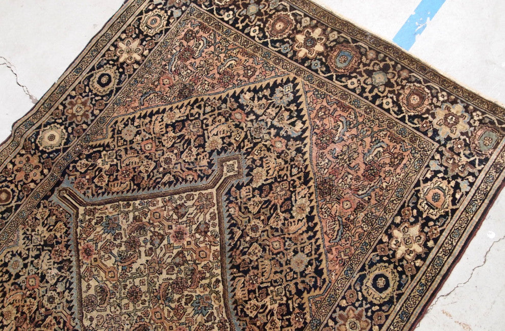 Handmade antique Persian Sarouk Farahan rug 3.4' x 5.3' (103cm x 161cm) 1880s