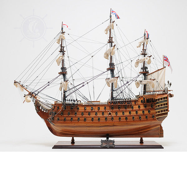 Hms Victory Large With Floor Display Case