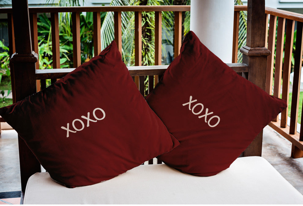 XOXO Valentines Indoor/Outdoor Throw Pillow, Maroon, 20x20"